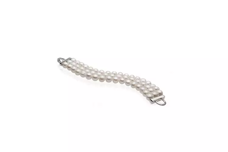 Elegantes Perlenarmband 3-reihig weiß rund 9-10 mm, 19.5 cm, Designverschluss 925er Silber, Gaura Pearls, Estland